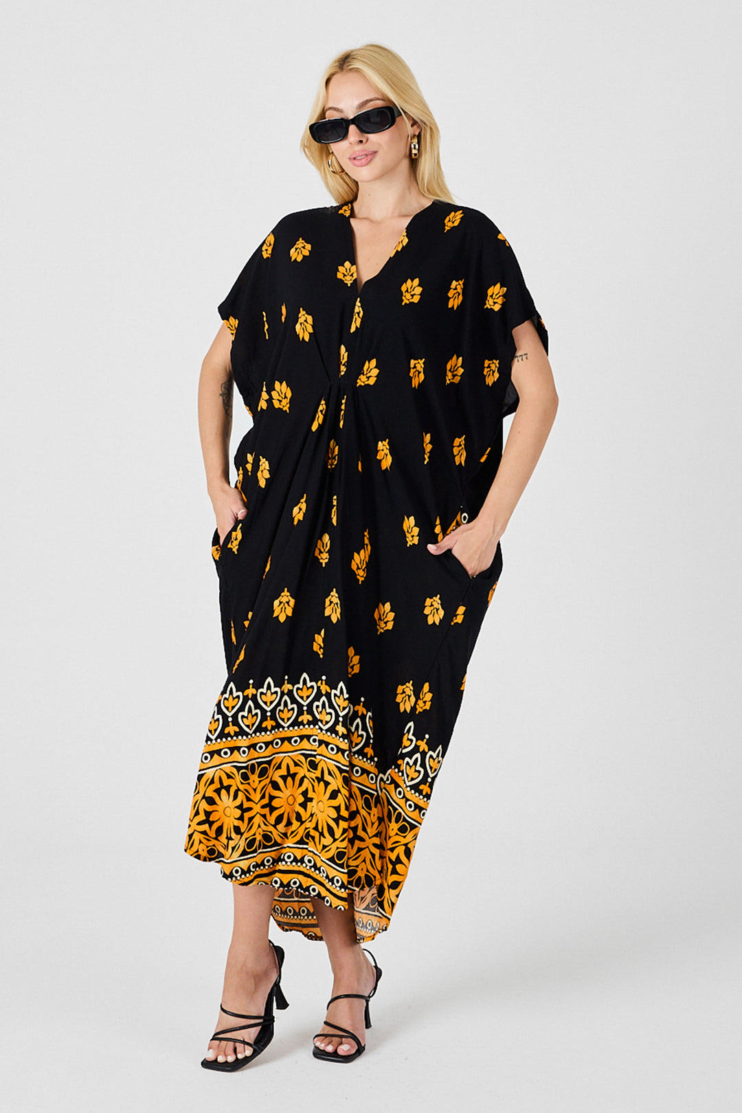 Yellow Patterned V-Neck Loose Fit Kaftan Dress BCVL-254024 - Martínez de la Torre