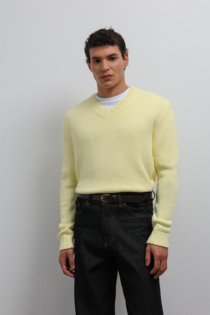 ANT Antioch Yellow Textured V-Neck Men's Sweater - Tepatitlán de Morelos