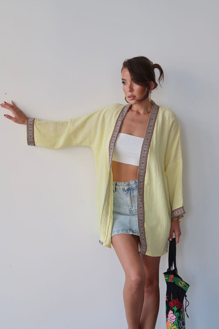Sarı Nakış Detaylı Keten Kimono - Linton Hall