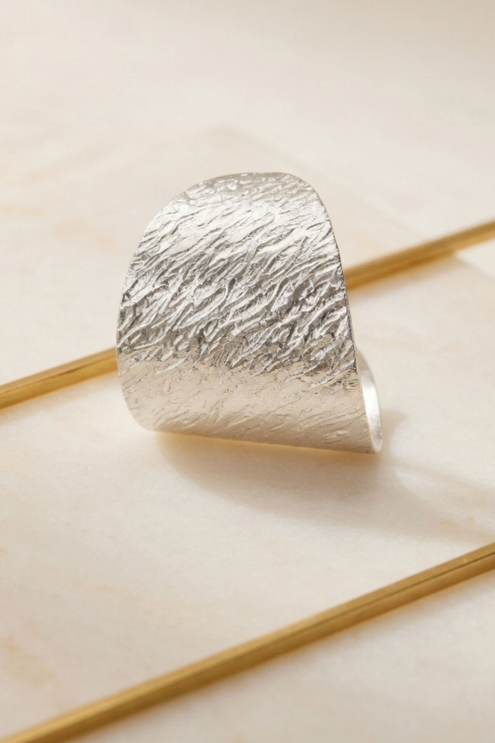 Silver Dövme Dokulu Geniş Küpe - Davis