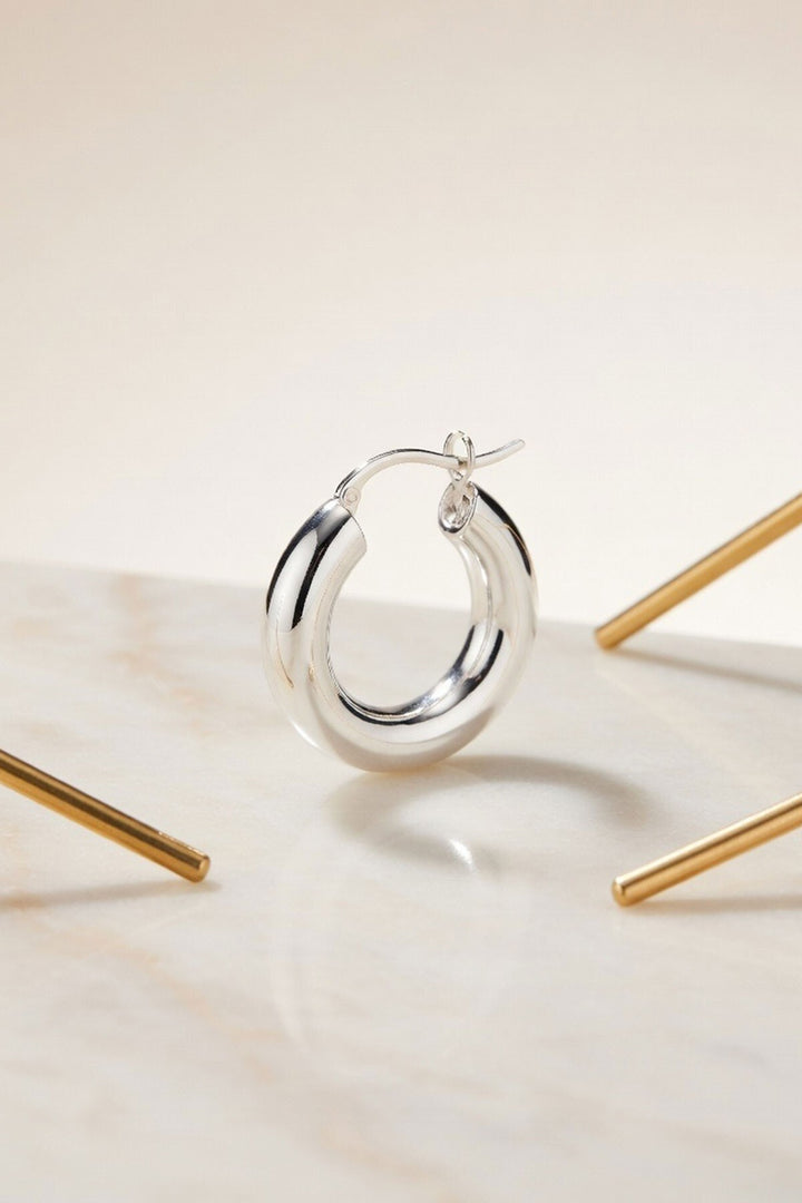 Silver Oval Kenarlı Mini Halka Küpe - Nueva Rosita
