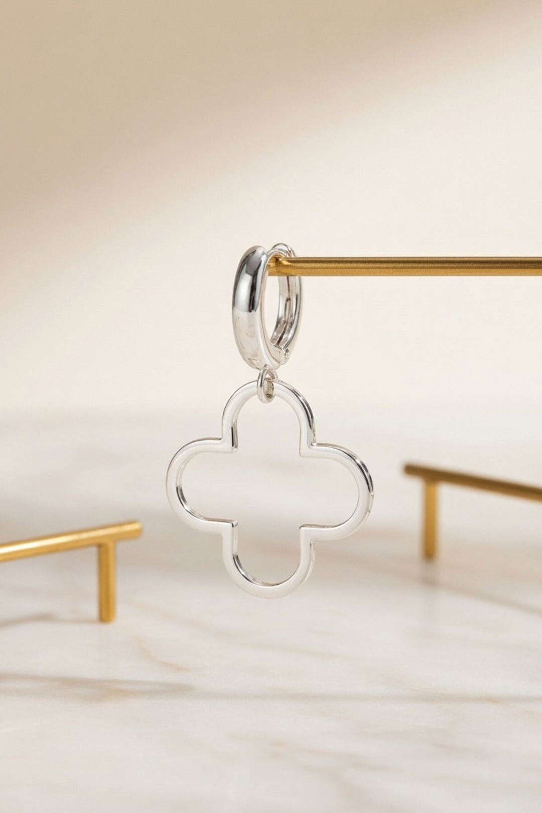 Silver Yonca Desenli Dokulu Mini Küpe - Paterno