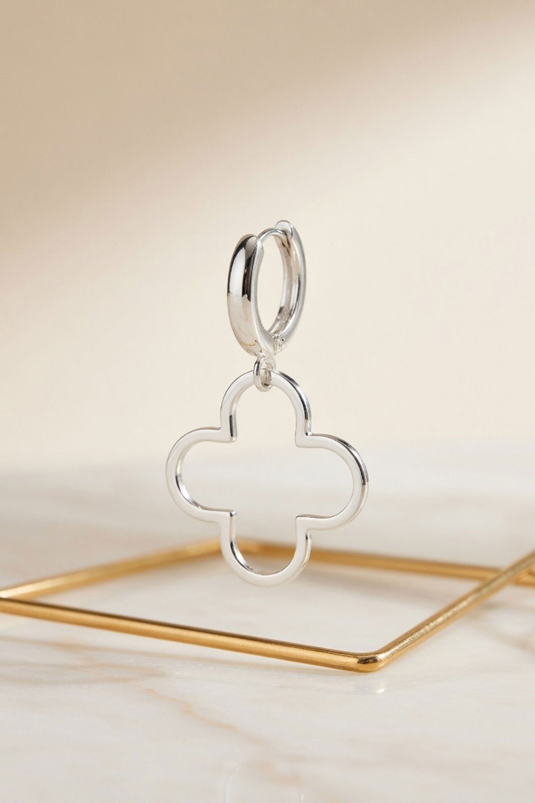 Silver Yonca Desenli Dokulu Mini Küpe - Paterno