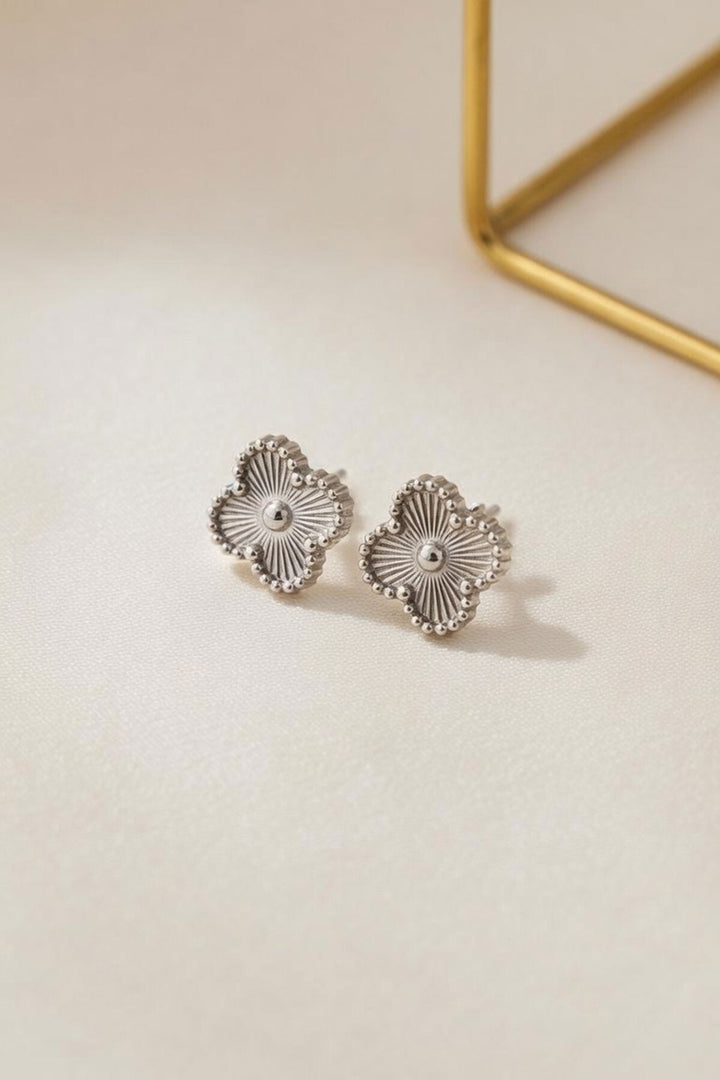 Silver Yonca Figürlü Silver Kenarlı Küpe - Mukacheve
