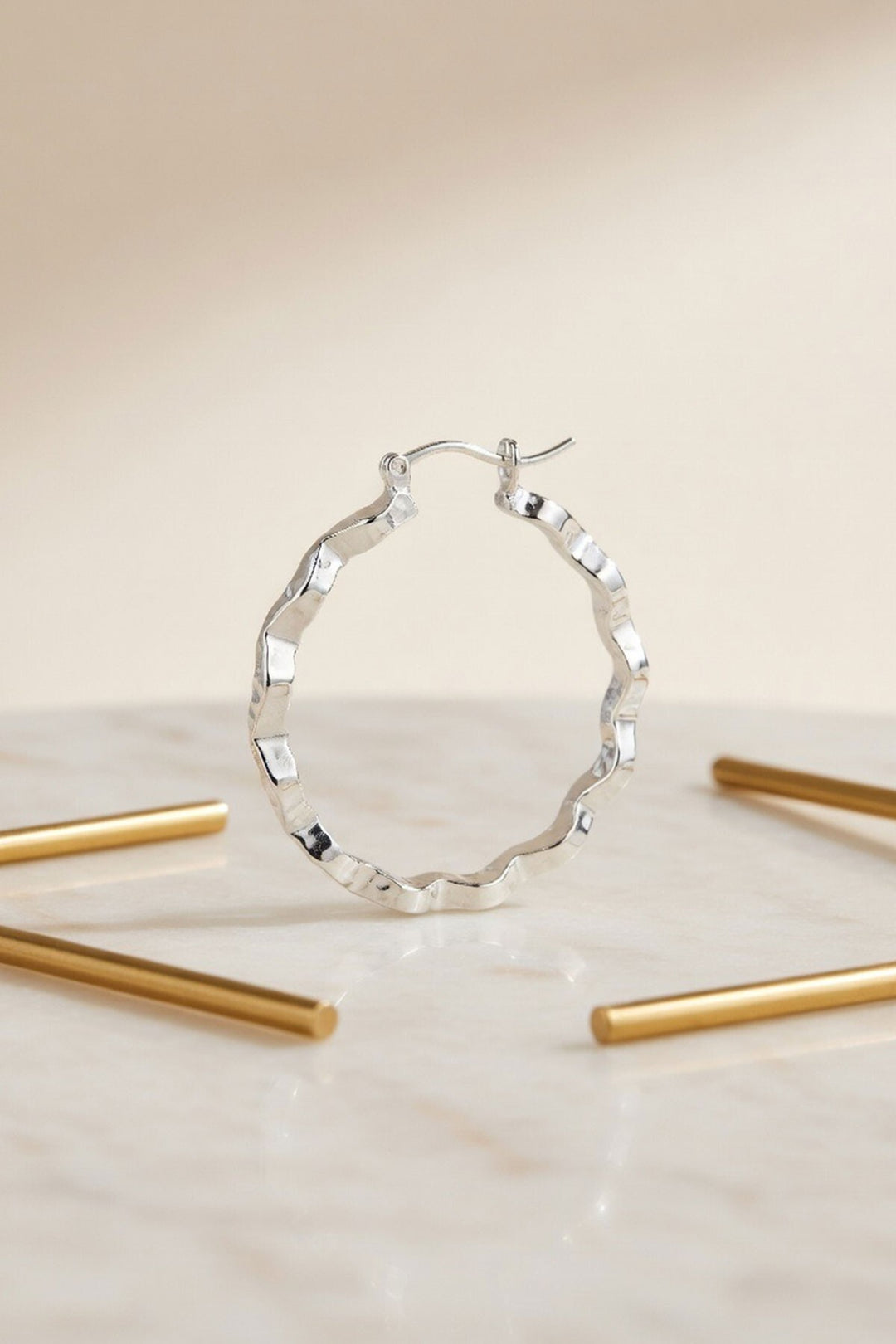 Silver Zigzag Kesim Detaylı Halka Küpe - Doetinchem