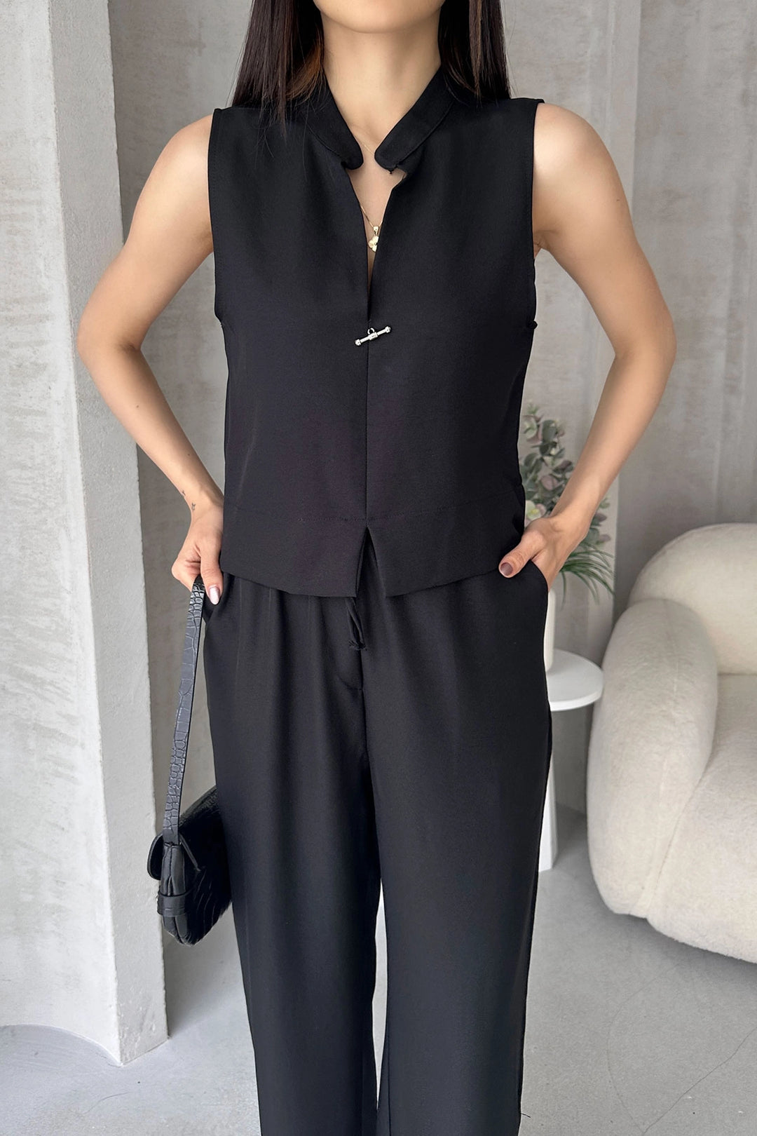 Black Aerobin Linen Dominant Collar Accessorized Blouse and Pants Set BCDF-25S1008 - North Bay