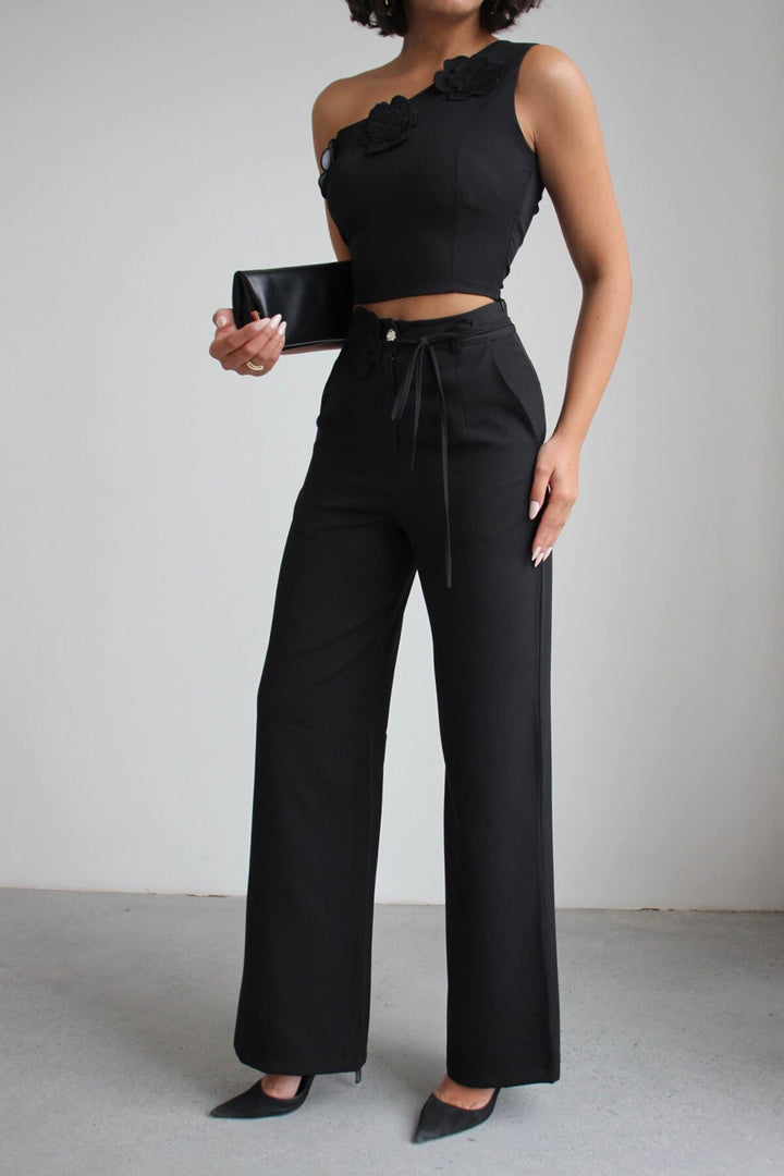 Siyah Aksesuar Detaylı Bluz Ve Pantolon Dokuma Alt Üst Takım BCHN-2526127 - Bayonne