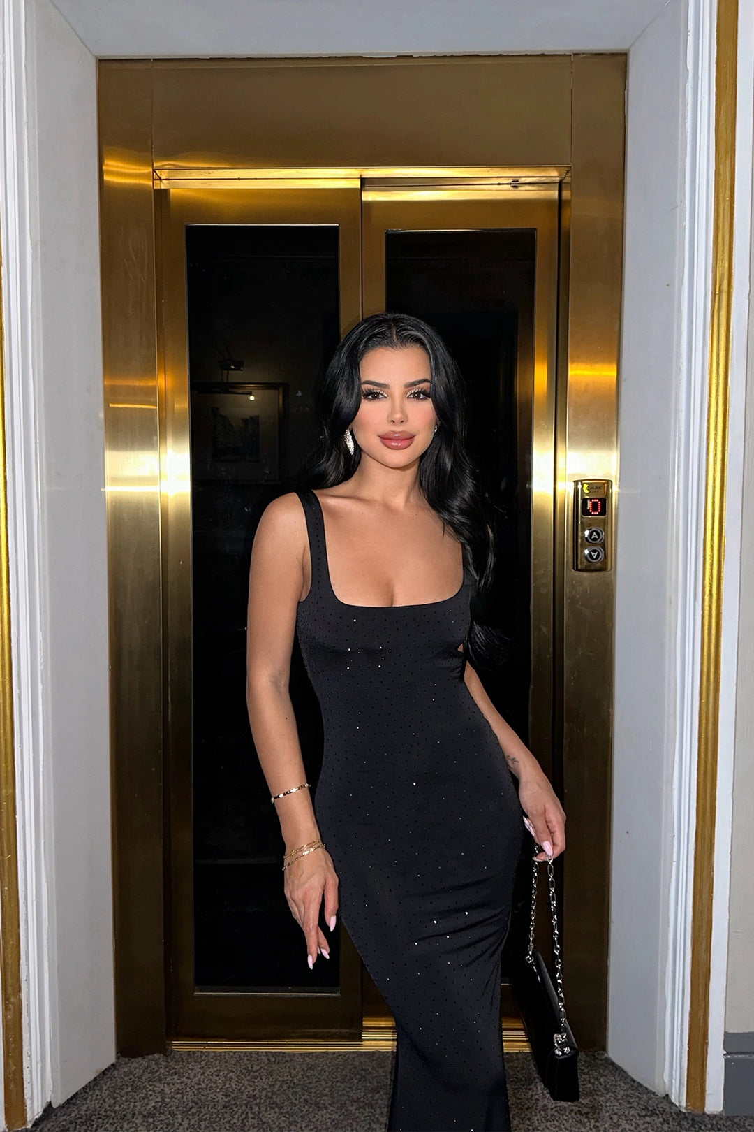فستان نسائي من EYY باللون الأسود مزين بالأحجار - إيستبوينت
