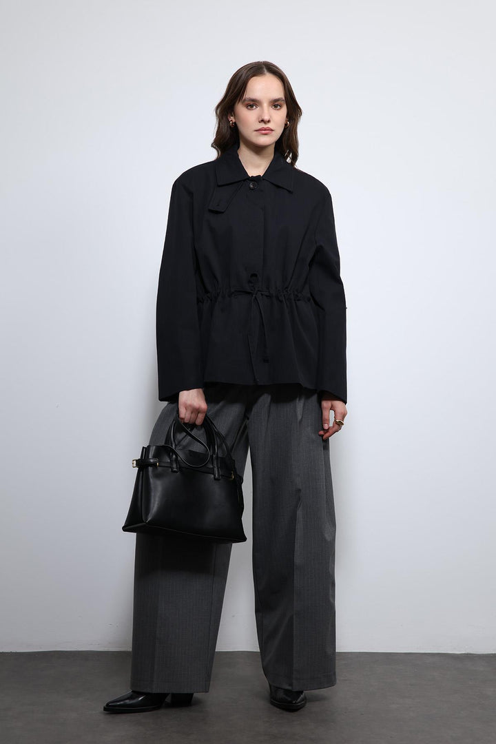 ANT Antioch Siyah Ayarlanabilir Bele Sahip Kısa Trençkot - Ajax