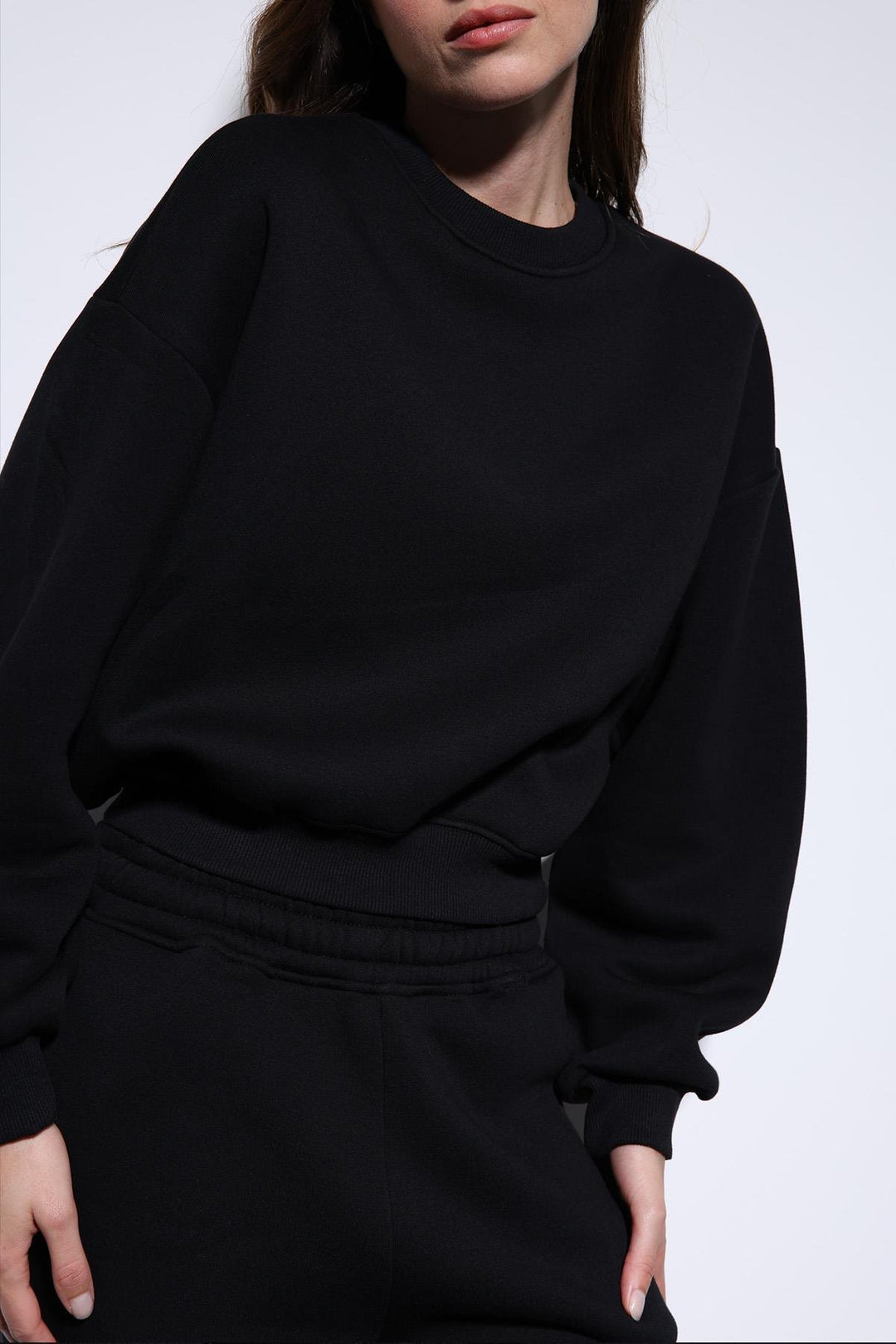 ANT Antioch Black Basic Women's Sweatshirt - Halberstadt