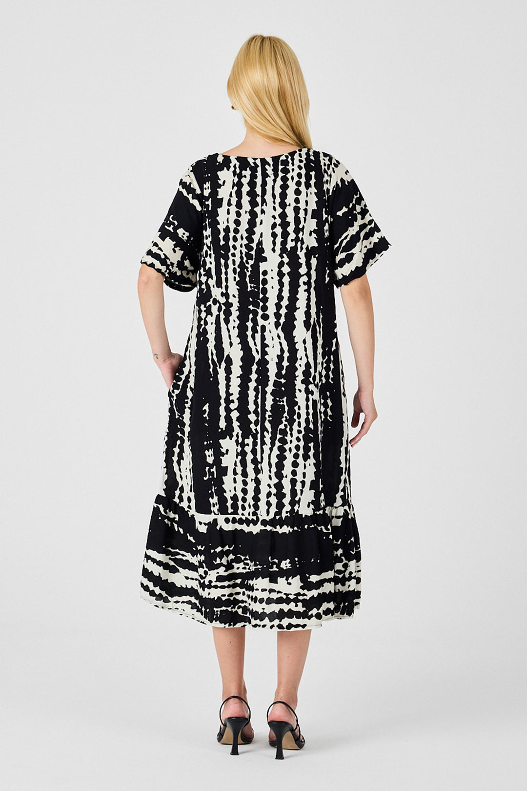 Black Batik Patterned V-Neck Skirt Ruffled Oversized Dress BCVL-254023 - Landau