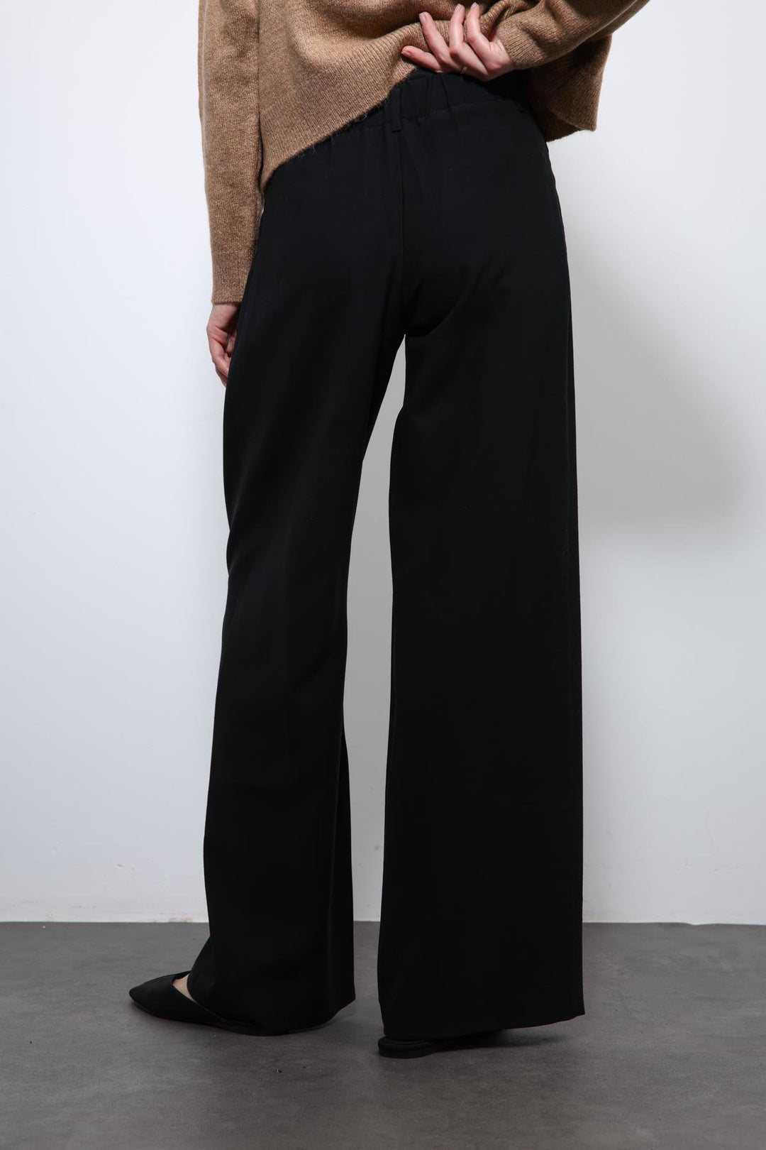 ANT Antioch Black Elastic Waist Pleated Women's Pants - Tuttlingen