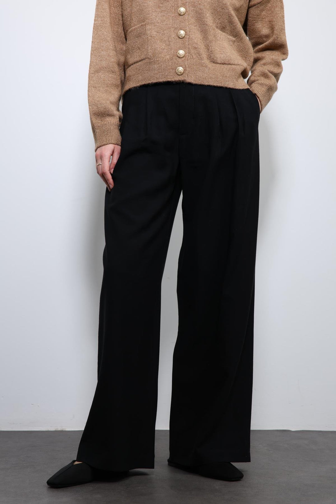 ANT Antioch Black Elastic Waist Pleated Women's Pants - Tuttlingen