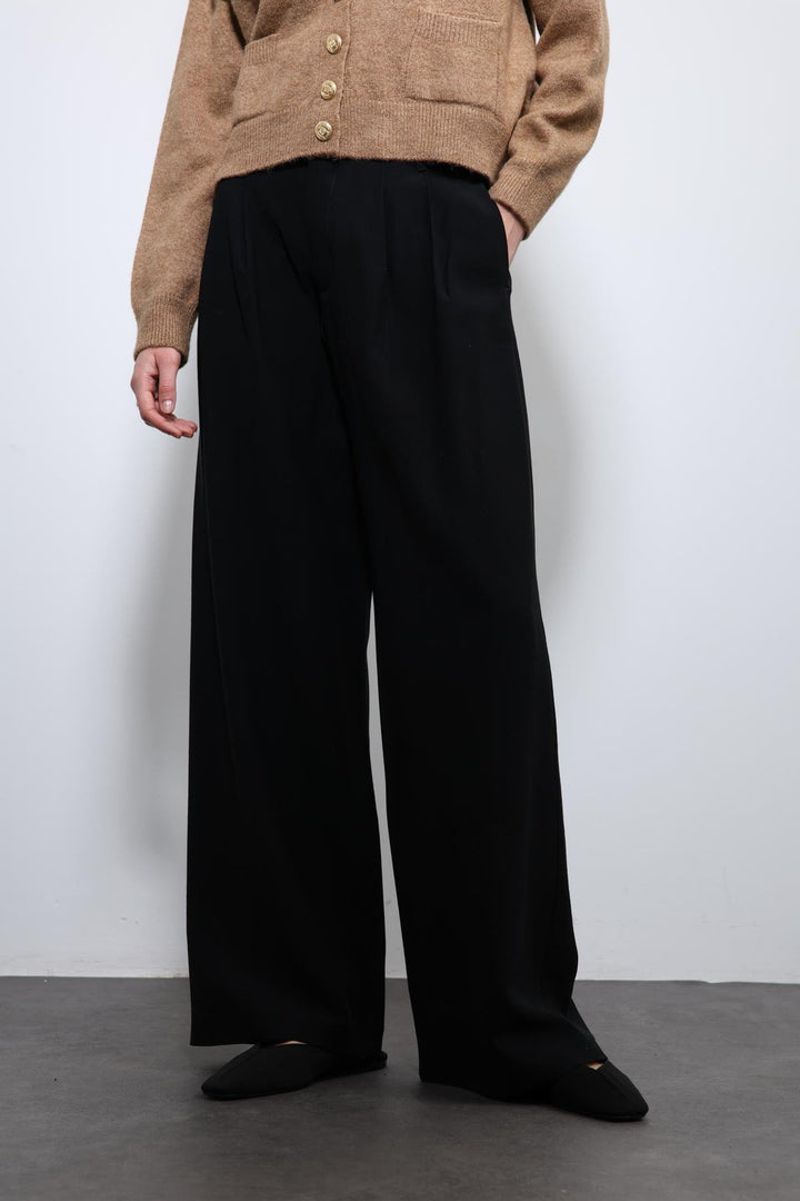 ANT Antioch Black Elastic Waist Pleated Women's Pants - Tuttlingen