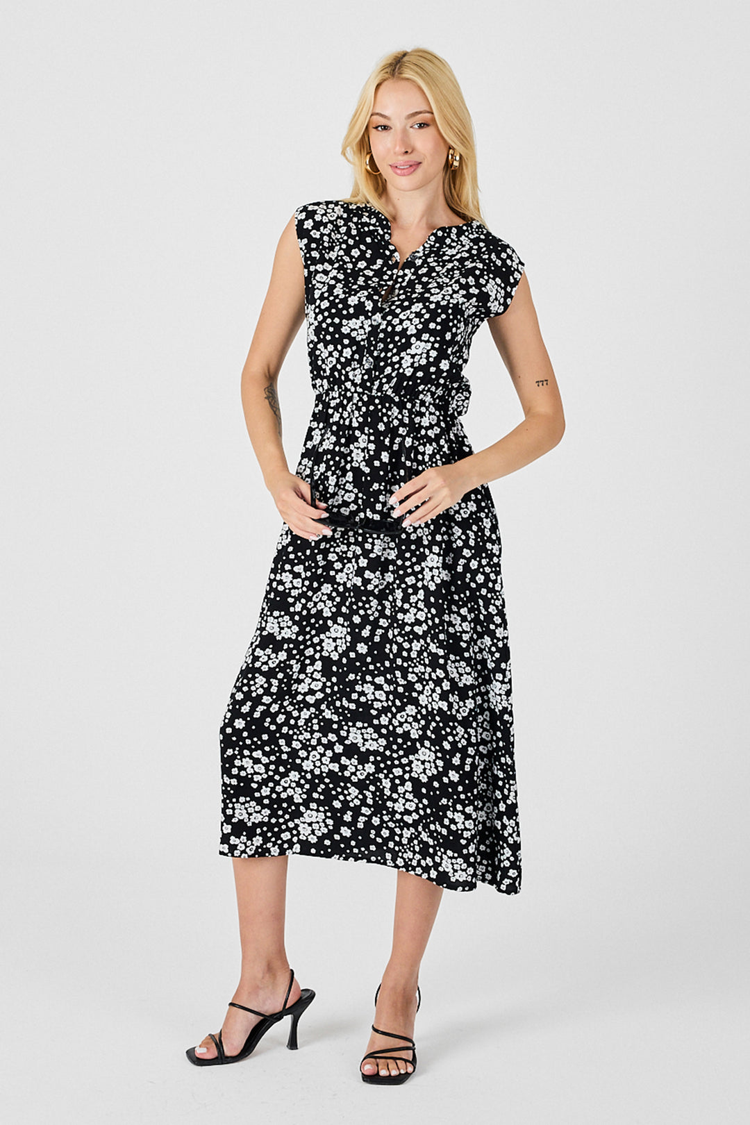 Black and White Notched Collar Buttoned Patterned Sleeveless Midi Dress BCVL-254025 - Sibiu