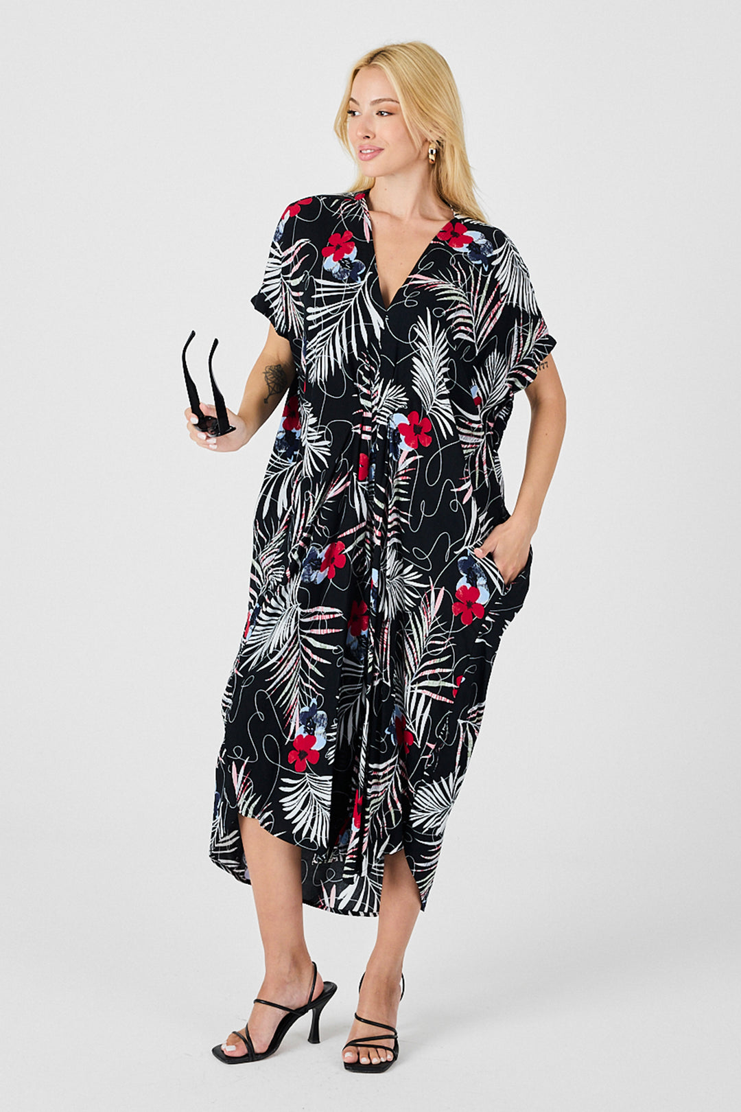 Black and White Patterned V-Neck Loose Fit Kaftan Dress BCVL-254024 - Greece