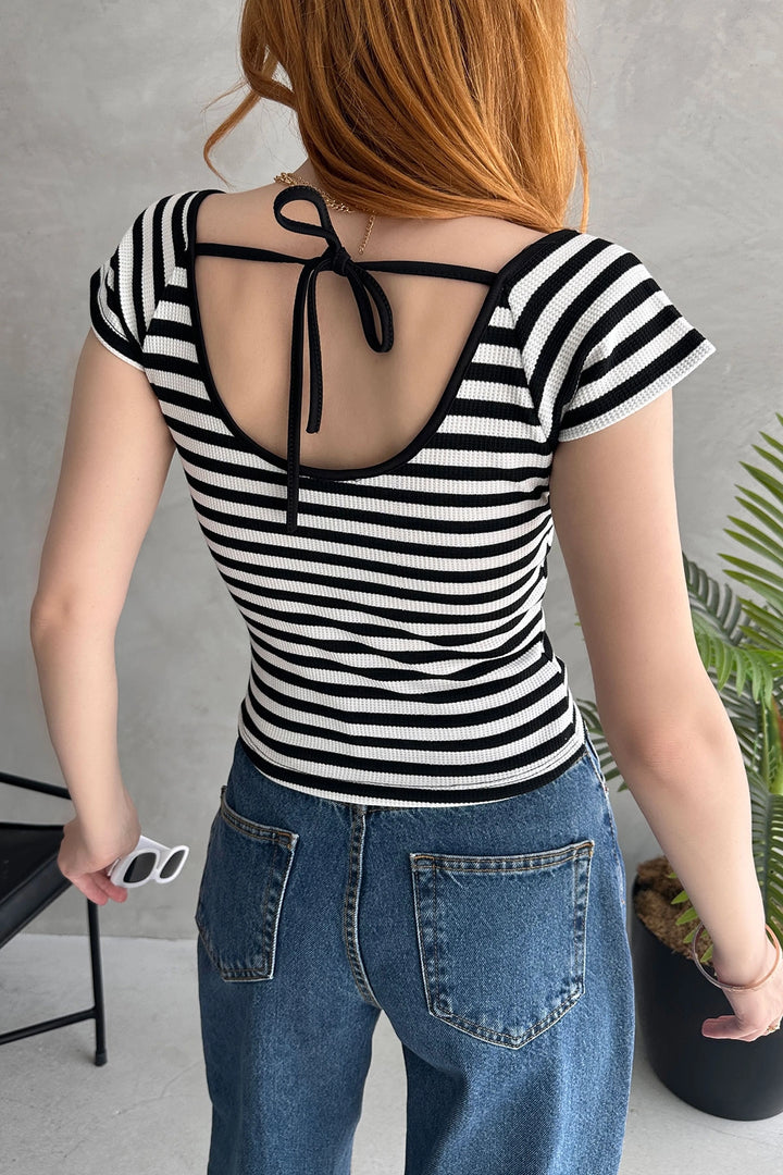Black and White Heart Collar Back Lace-Up Detailed Crop Blouse BCDF-252208 - Moorpark