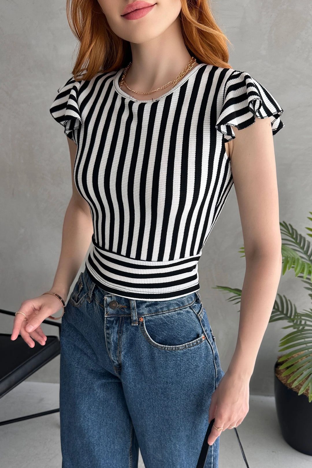 Black and White Back Bow Detailed Line Crop Blouse BCDF-252209 - Saint-Martin-d’Hères