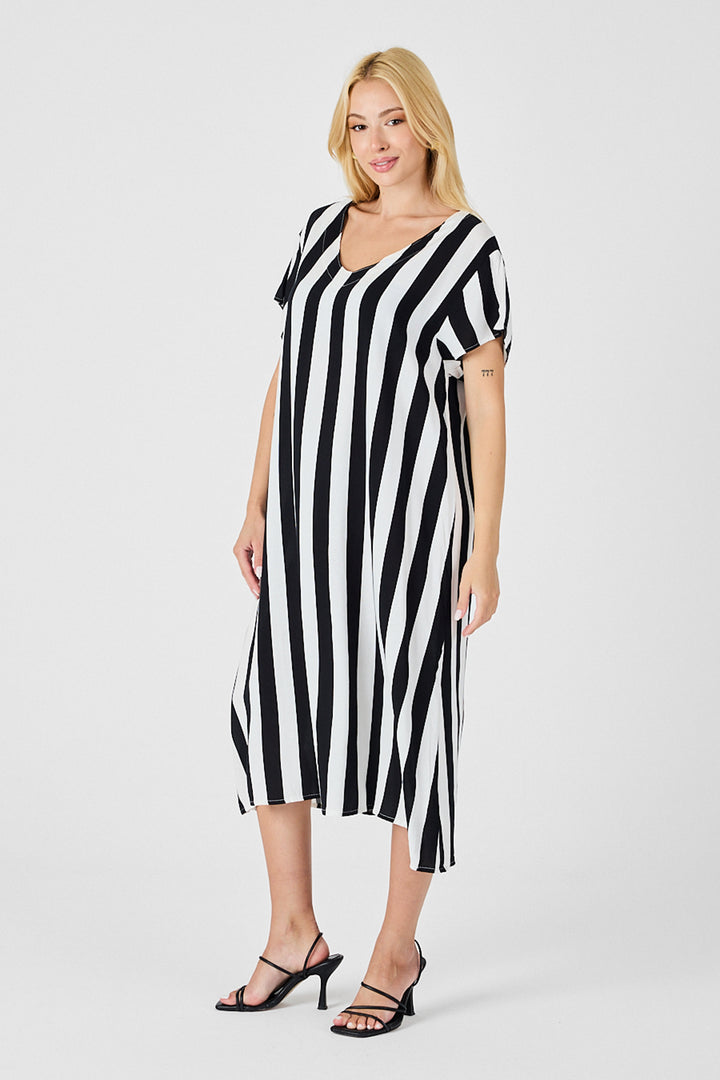 Black and White V-Neck Short Sleeve Loose Fit Dress BCVL-254003 - Berwyn