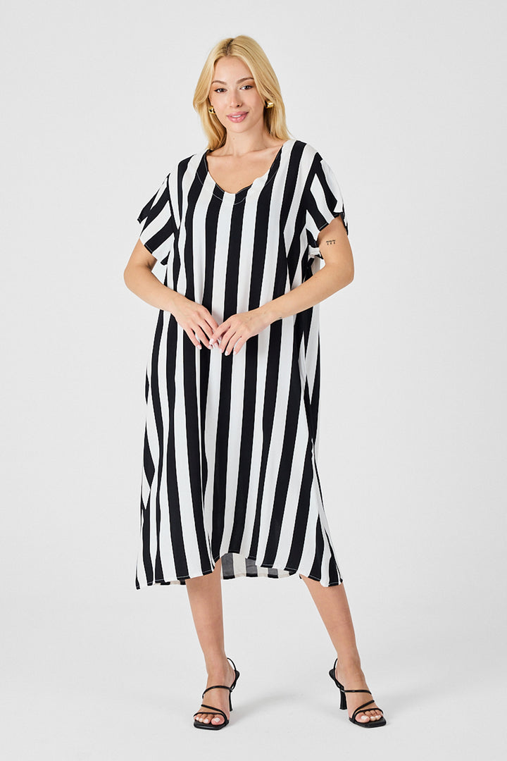 Black and White V-Neck Short Sleeve Loose Fit Dress BCVL-254003 - Berwyn