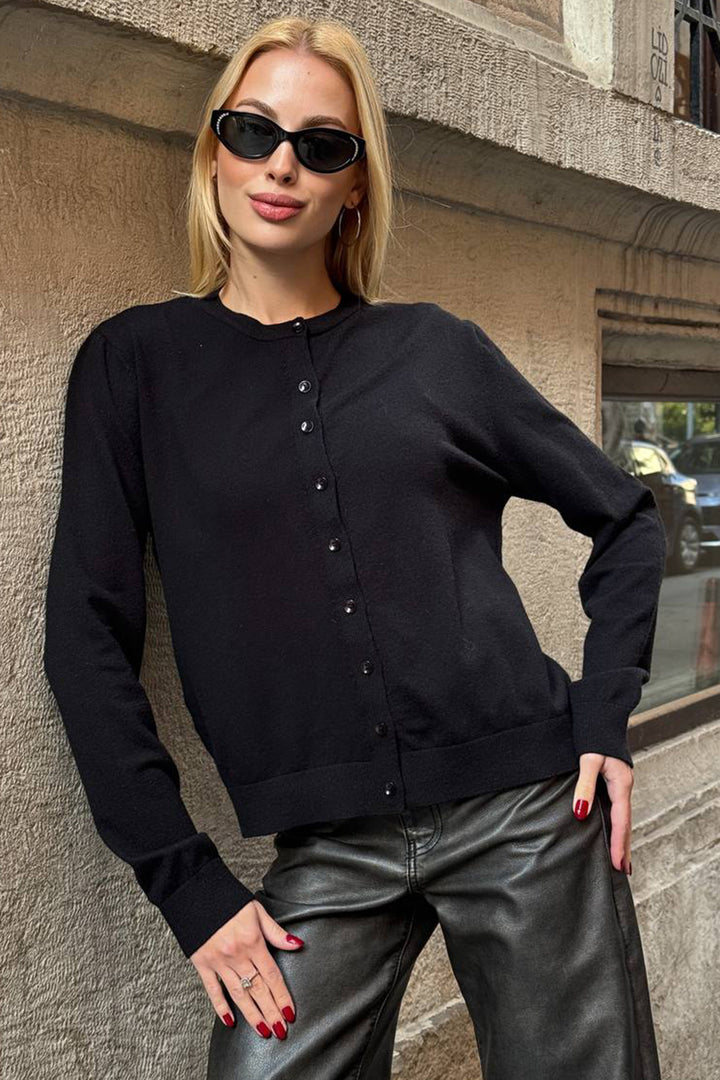 Black Buttoned Turtleneck Cardigan BCHZCK-251267 - Kalamariá