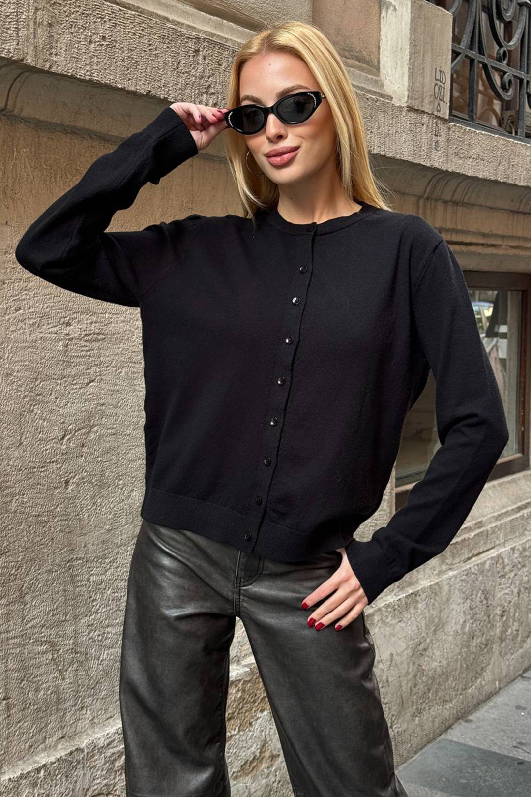 Black Buttoned Turtleneck Cardigan BCHZCK-251267 - Kalamariá