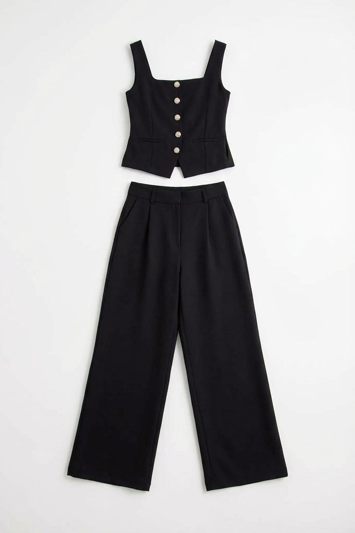 Siyah Brit Detaylı Kare Yaka Crep Bluz Ve Pantolon Alt Üst Takım BCHN-2626844 - Decatur