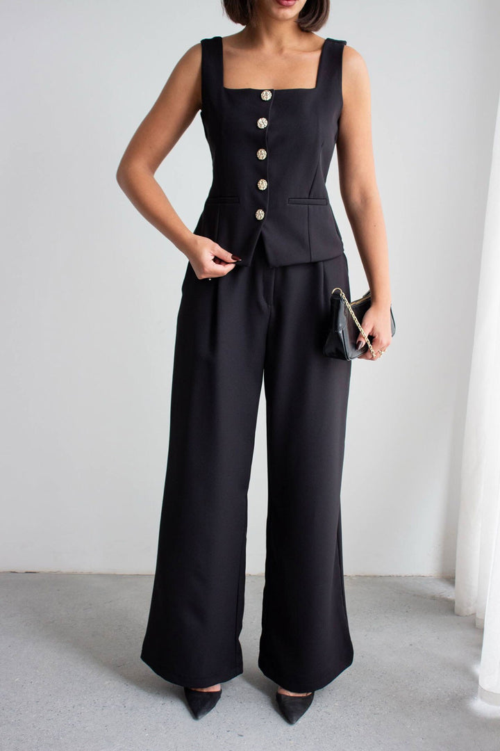 Siyah Brit Detaylı Kare Yaka Crep Bluz Ve Pantolon Alt Üst Takım BCHN-2626844 - Decatur