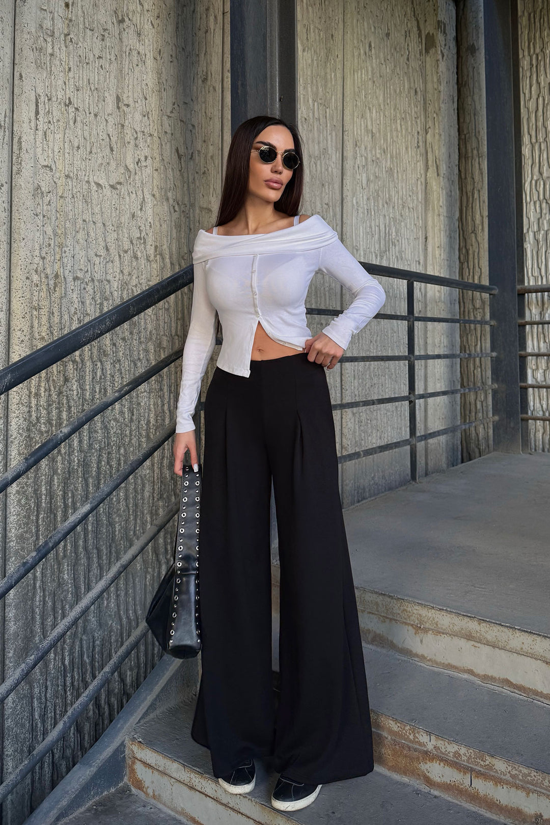 Black Pocketed Spanish Flare Ultra Soft Fabric Trousers BCDF-25P0001 - Jáltipan de Morelos