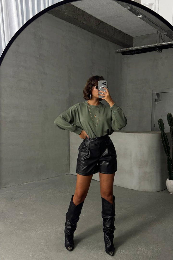 Black Double Pocket Buttoned Faux Leather Shorts BCHN-25W26433 - Alcorcón