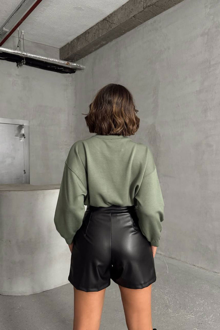 Black Double Pocket Buttoned Faux Leather Shorts BCHN-25W26433 - Alcorcón