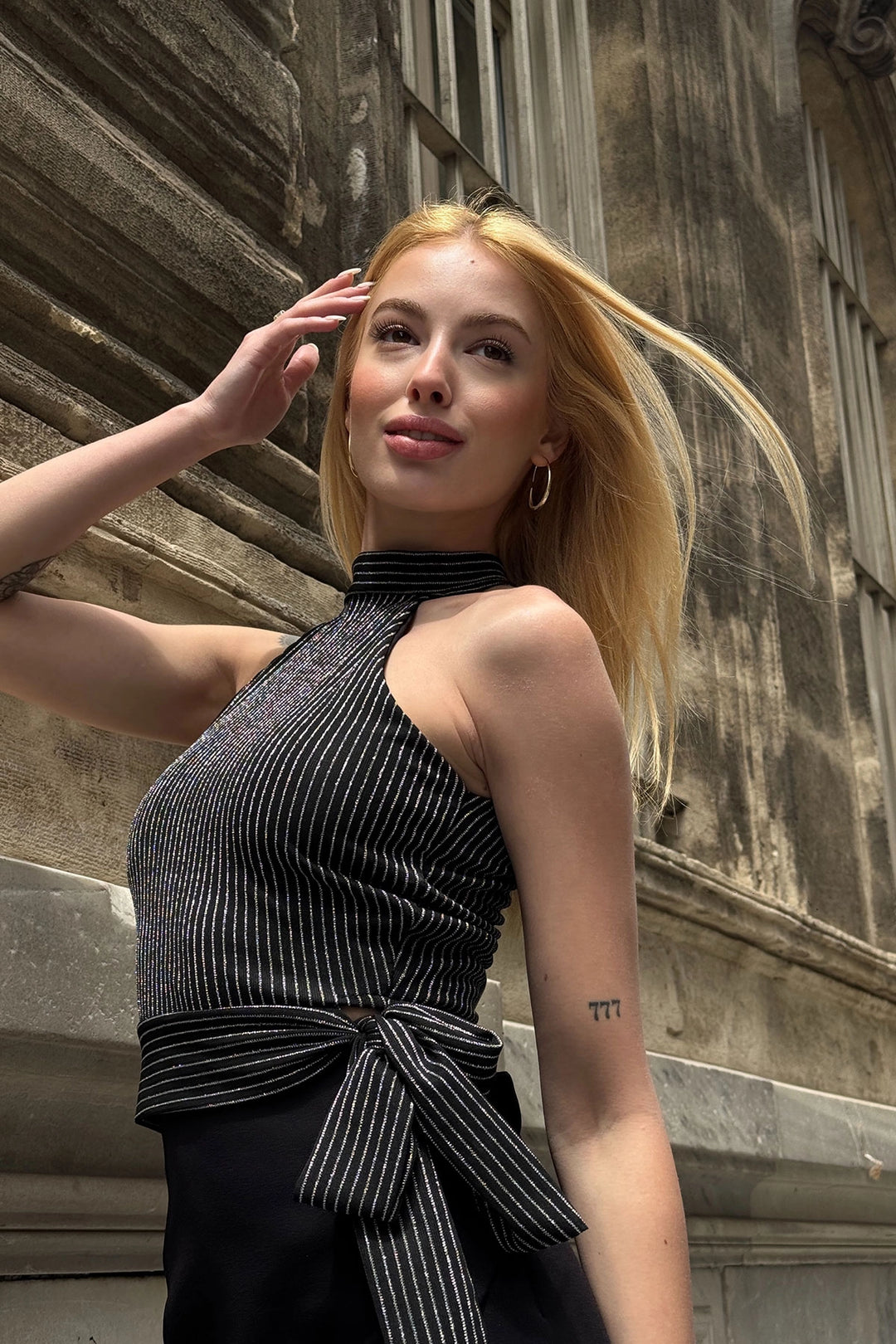 Black Striped Waist Belt Detailed Halter Blouse BCDF-252192 - Hildesheim