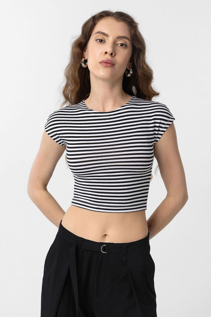 ANT Antioch Siyah Crop Fit Çizgili Kadın T-Shirt - Sievierodonetsk