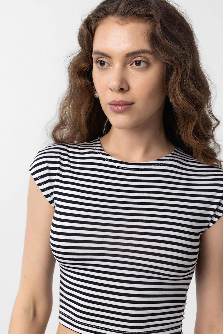 ANT Antioch Siyah Crop Fit Çizgili Kadın T-Shirt - Sievierodonetsk