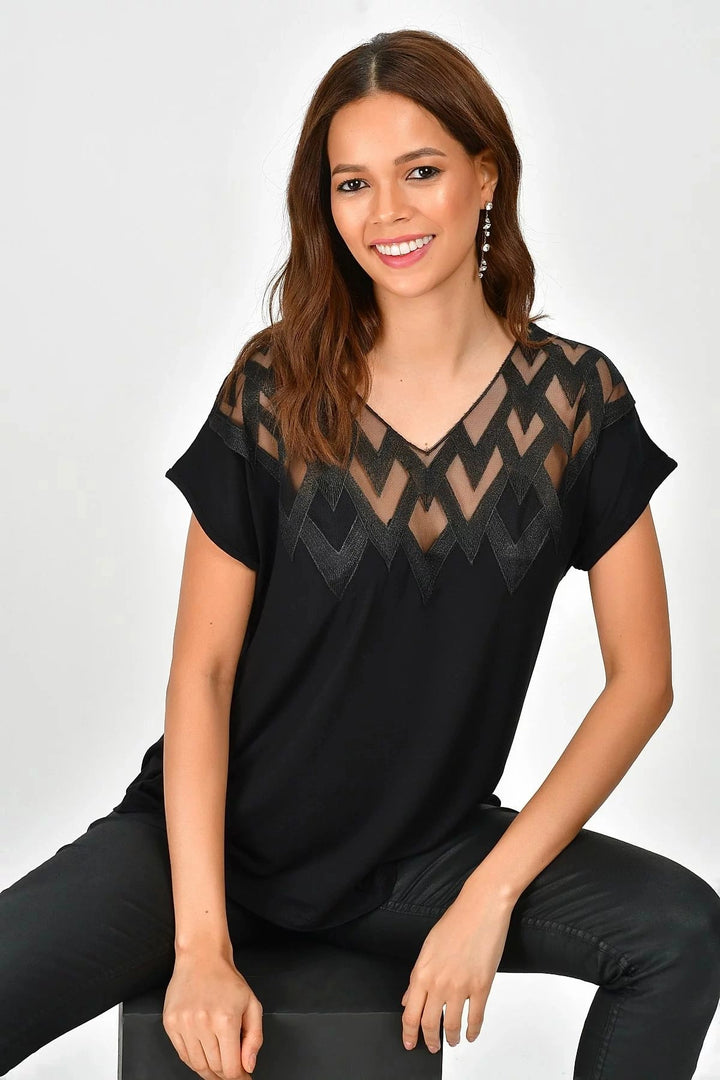 Black Short Sleeve Blouse with Lace Detail BCBSK-25700-K4962 - Rincón de Romos