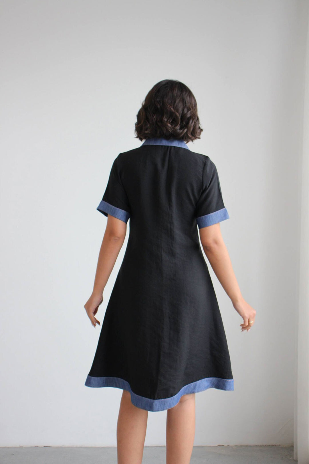 Siyah Denim Garnili Düğmeli Tensel Dokuma Elbise BCHN-2526114 - Las Cruces