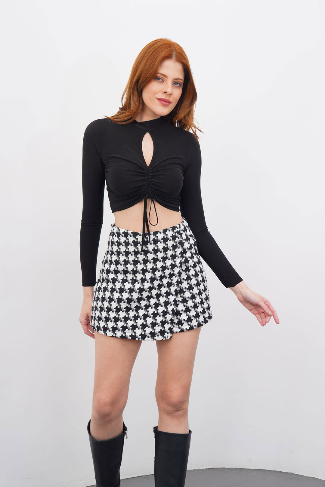 Black Patterned 2-Button Tweed Fabric Shorts Skirt BCHN-2526414 - Ágios Dimítrios
