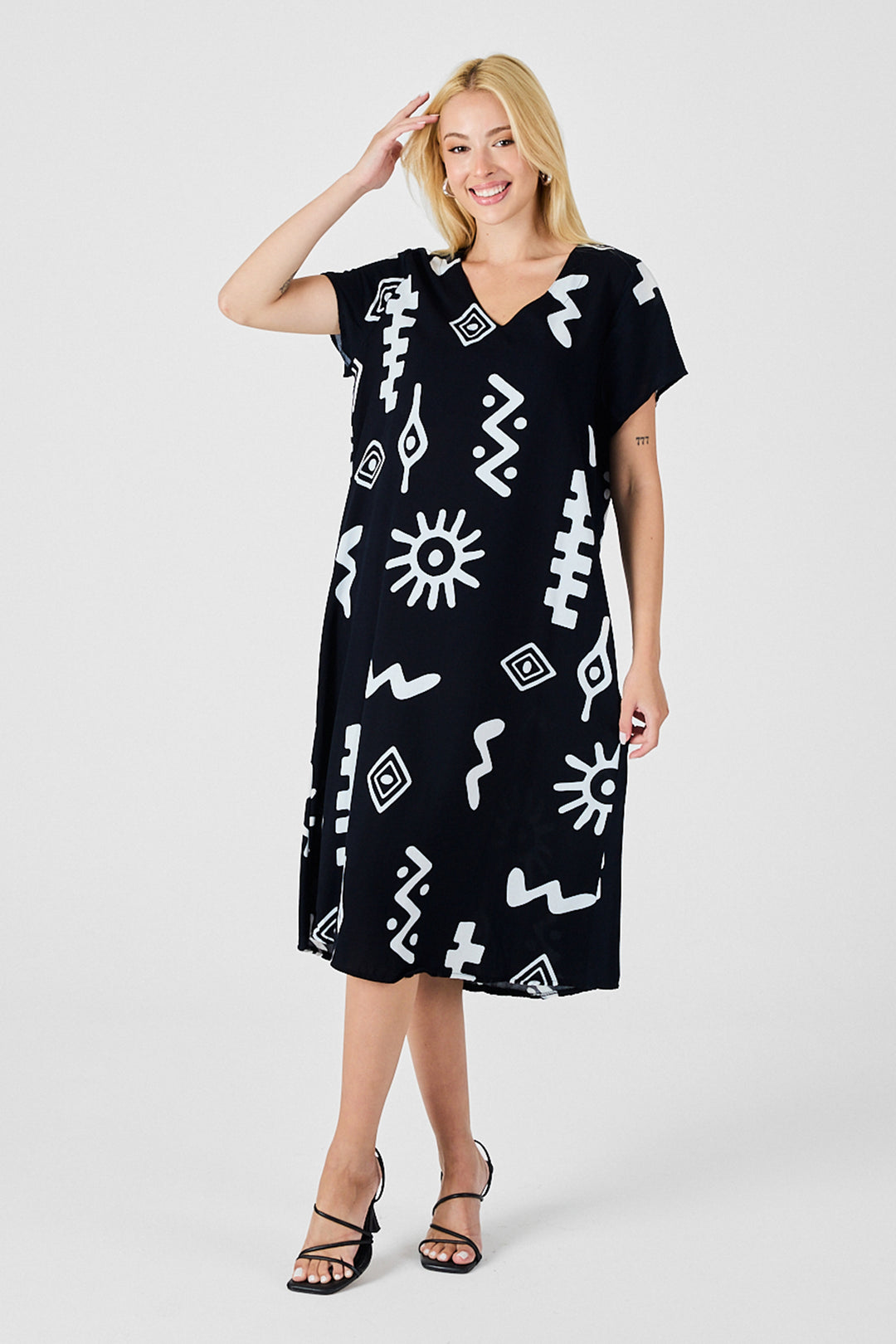 Black Patterned V-Neck Short Sleeve Slit Midi Dress BCVL-254013 - Henrietta