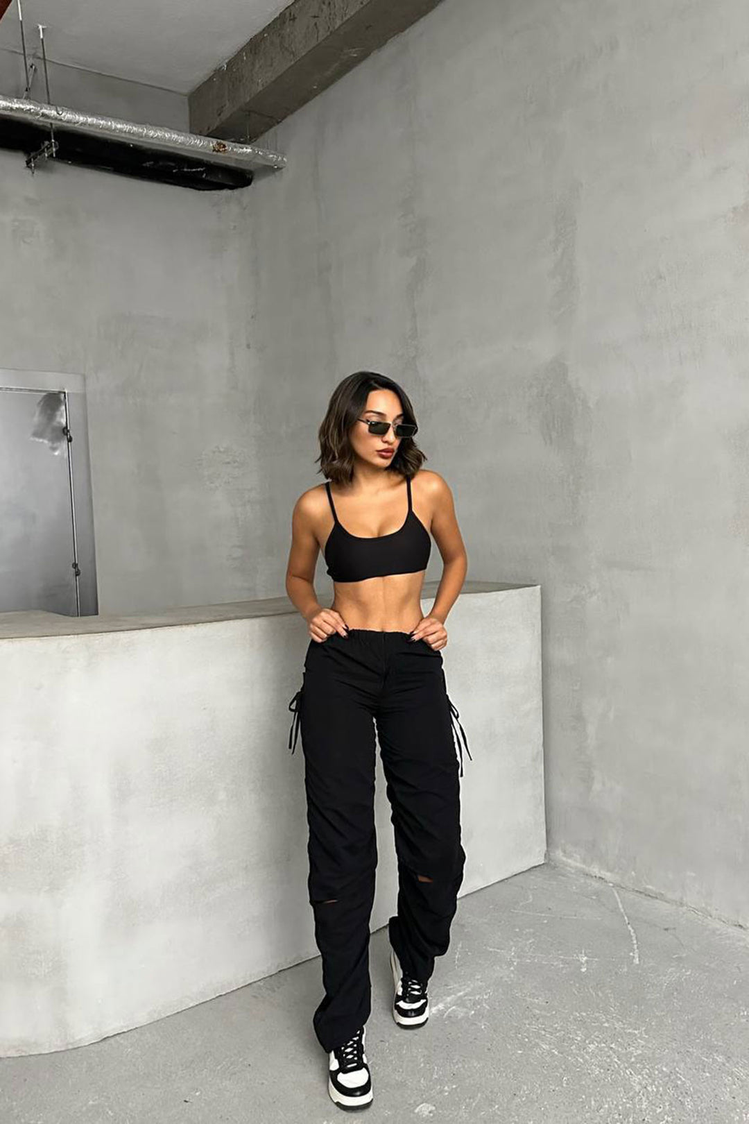 Black Series Slit Parachute Fabric Design Jogger Pants BCHN-25W26704 - Sinsheim