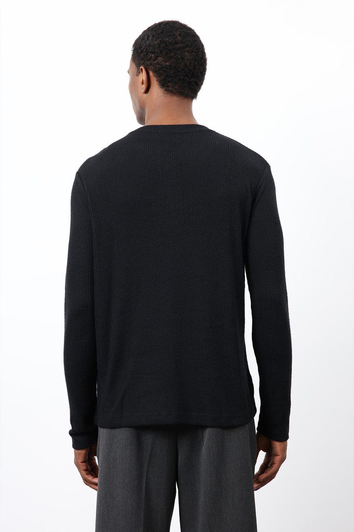 ANT Antioch Black Threaded Buttoned Collar T-Shirt - Indio