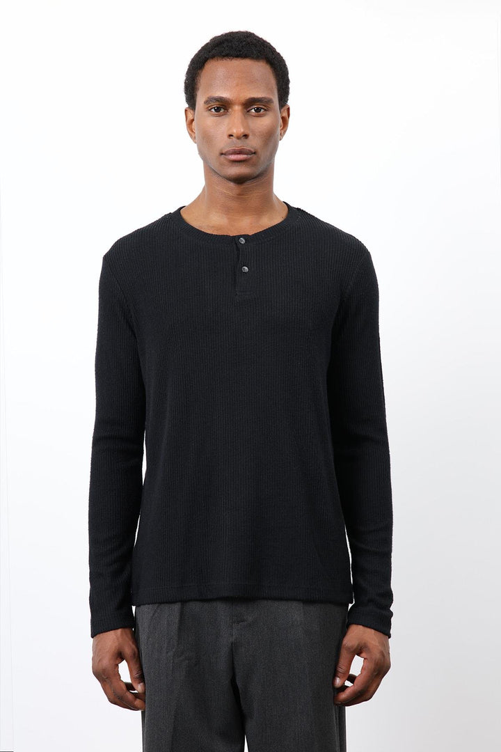 ANT Antioch Black Threaded Buttoned Collar T-Shirt - Indio