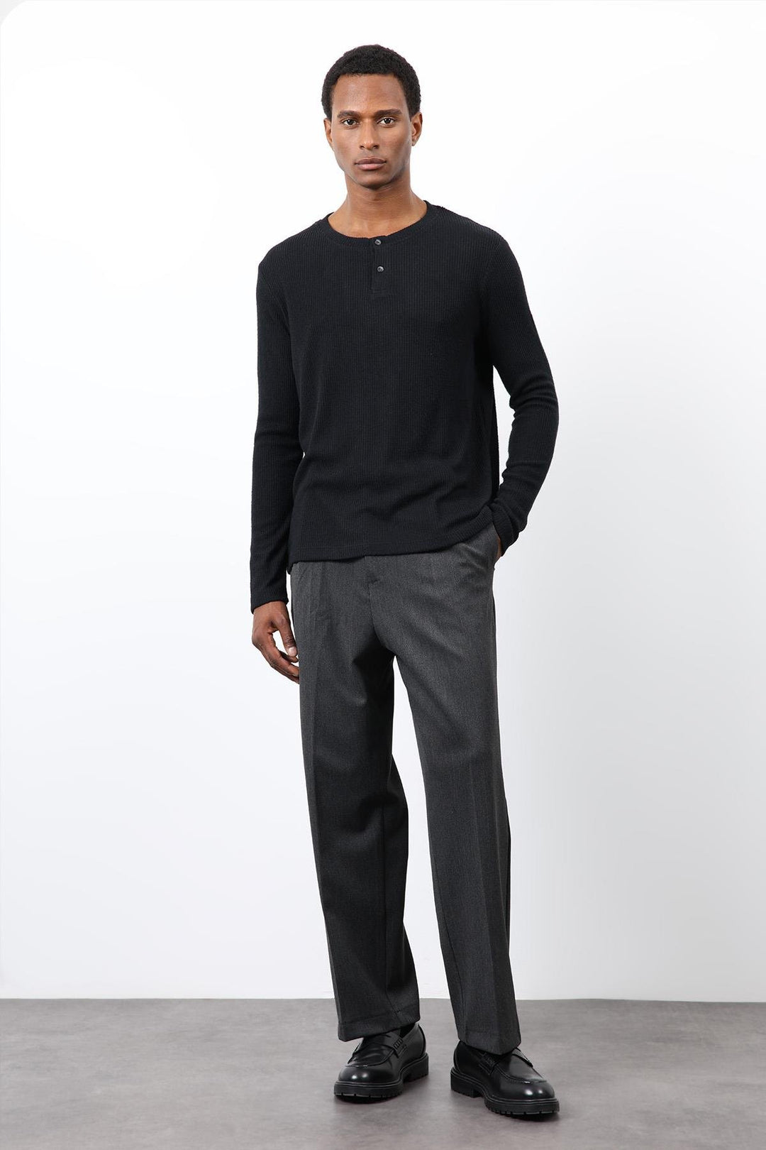 ANT Antioch Black Threaded Buttoned Collar T-Shirt - Indio