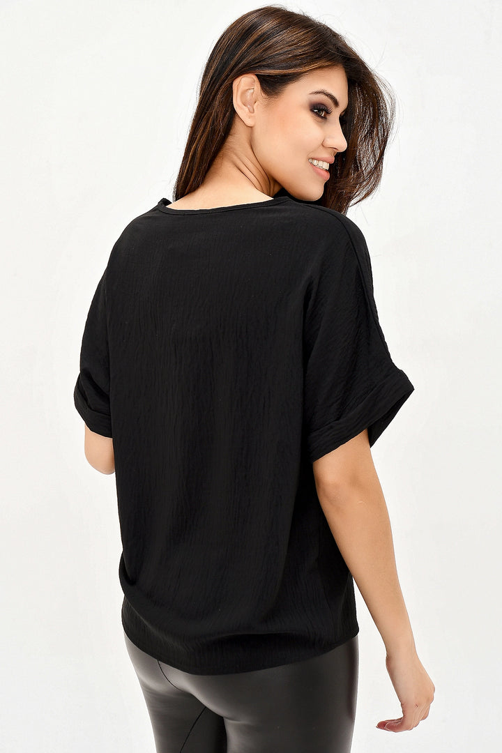 Black Straw Button Detailed Loose Blouse BCBSK-25700-2851 - Famalicão