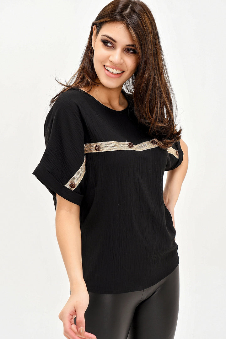 Black Straw Button Detailed Loose Blouse BCBSK-25700-2851 - Famalicão