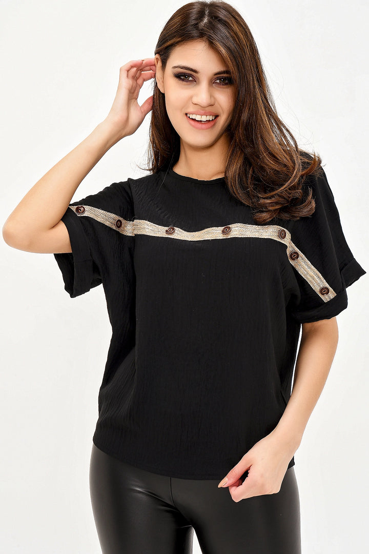 Black Straw Button Detailed Loose Blouse BCBSK-25700-2851 - Famalicão