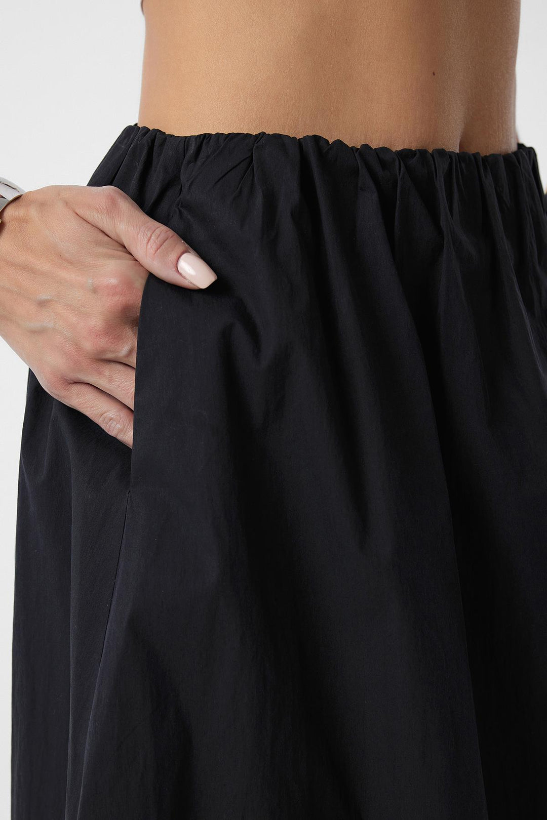 ANT Antioch Black Woman Balloon Midi Skirt - Cunduacán