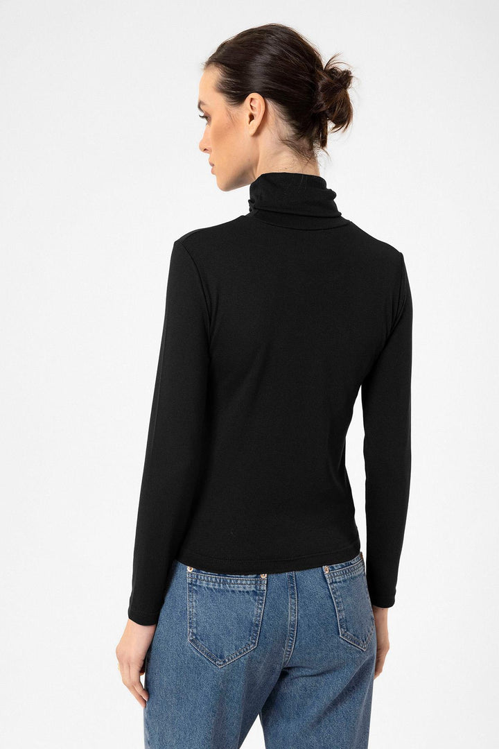 ANT Antioch Black Women's Turtleneck Sweater - Constanţa