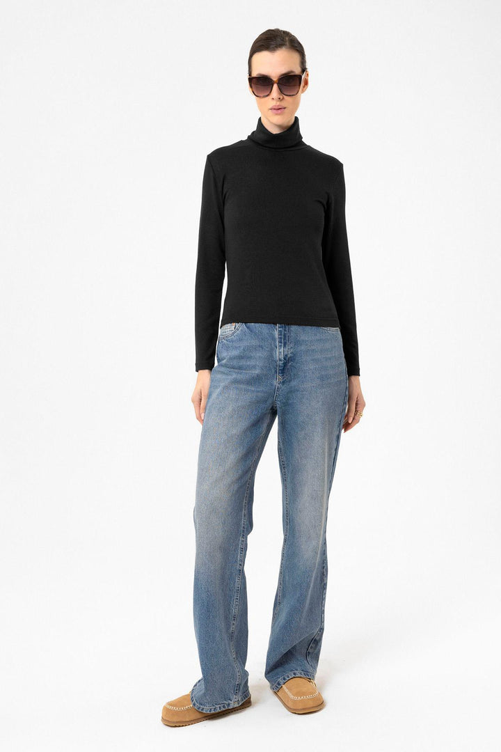 ANT Antioch Black Women's Turtleneck Sweater - Constanţa