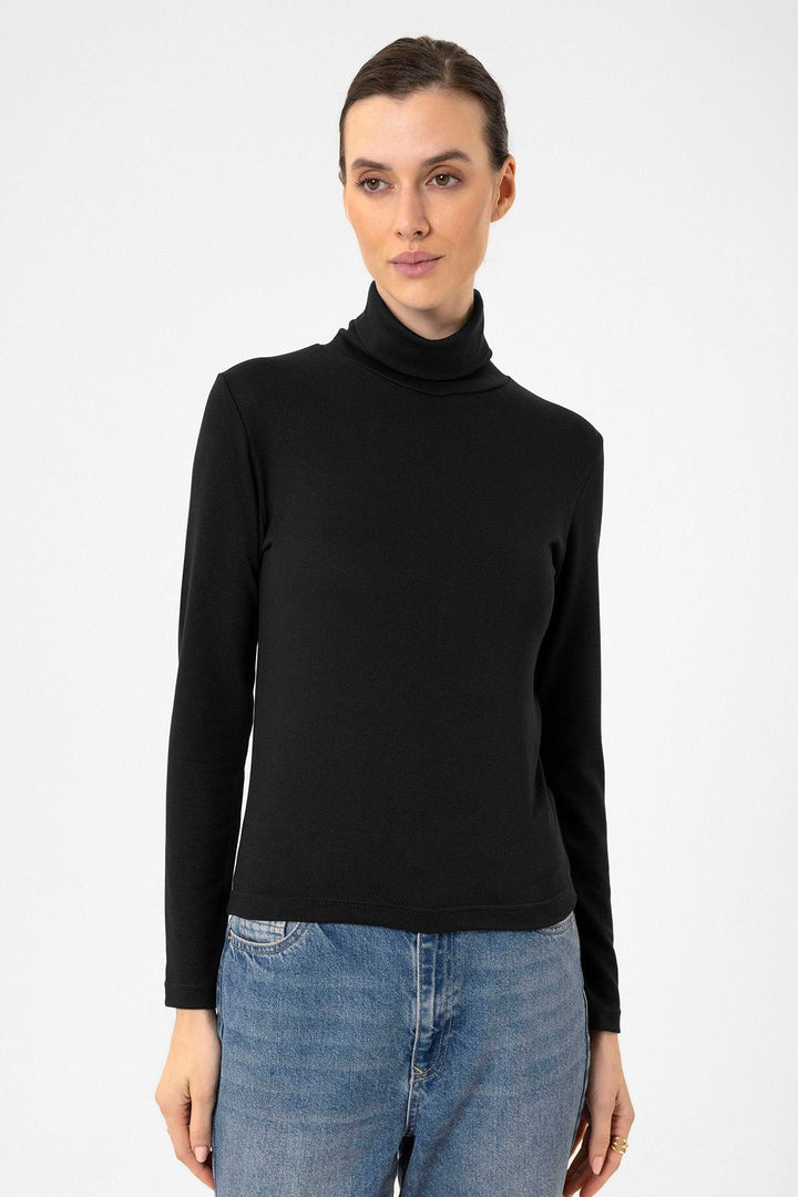 ANT Antioch Black Women's Turtleneck Sweater - Constanţa