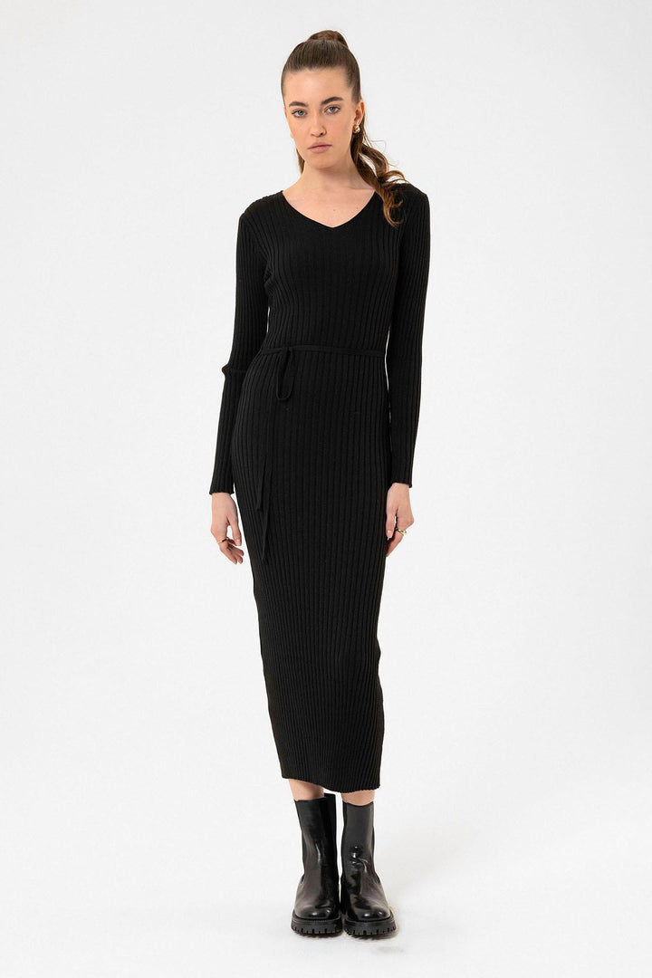ANT Antioch Black Woman Threaded Midi Knit Dress - Shawinigan